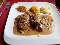 Sauce aux champignons du Restaurant de spécialités alsaciennes Restaurant Aux 3 Roses EPFIG - n°9