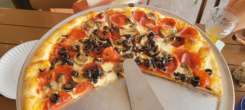 #1 best pizza place in Brandon - GASPARILLA PIZZERIA & GROWLERS