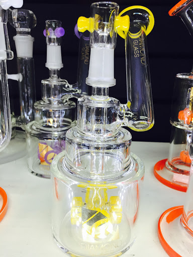 Tobacco Shop «Hot Box Smoke Shop», reviews and photos, 1111 El Camino Real #3, Santa Clara, CA 95050, USA