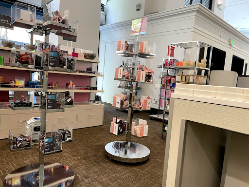 Department Store «Nordstrom Rack Chestnut Street», reviews and photos, 1700 Chestnut St, Philadelphia, PA 19103, USA