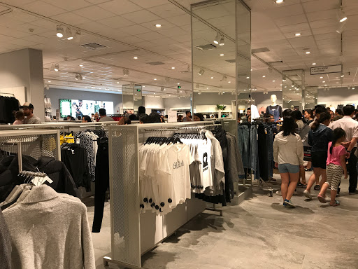 H&M