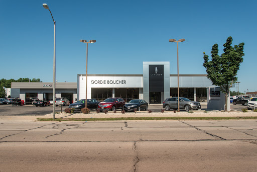 Auto Body Shop «Boucher Auto Body Repair & Paint Center - West Allis», reviews and photos, 3161 S 108th St #100, West Allis, WI 53227, USA