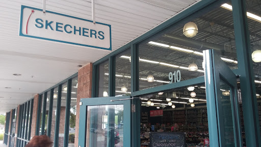 Shoe Store «SKECHERS Factory Outlet», reviews and photos, 2663 Gulf to Bay Blvd #910, Clearwater, FL 33759, USA