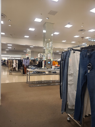 Shopping Mall «Salem Center», reviews and photos, 401 Center St NE, Salem, OR 97301, USA