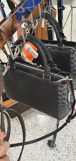 Clothing Store «Ross Dress for Less», reviews and photos, 1141 5th St, Miami Beach, FL 33139, USA