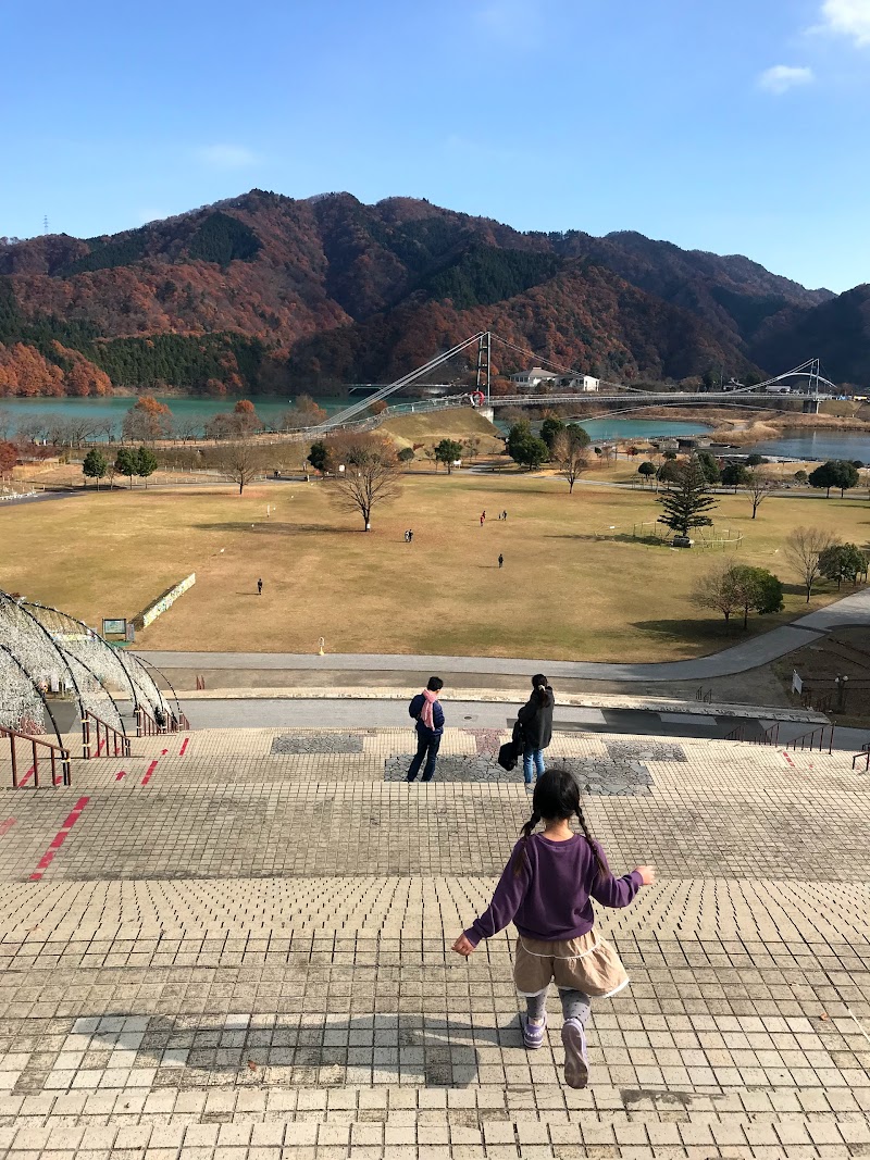 宮ヶ瀬やまなみセンター 神奈川県清川村宮ヶ瀬 ビジター センター 旅行代理店 グルコミ