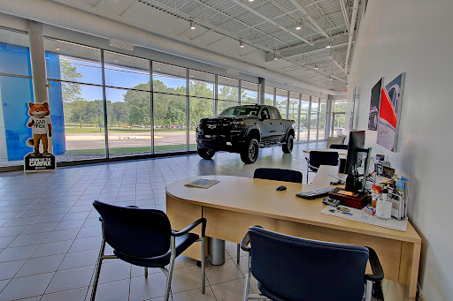 Chevrolet Dealer «Castle Chevy North», reviews and photos, 175 N Arlington Heights Rd, Elk Grove Village, IL 60007, USA