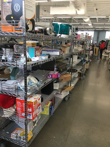 Clothing Store «Goodwill», reviews and photos, 9419-9421 Shelbyville Rd, Louisville, KY 40223, USA