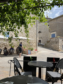 Atmosphère du Restaurant Murier sur Cèze à Montclus - n°18
