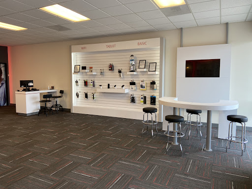 Cell Phone Store «Verizon Wireless - Cellular Plus», reviews and photos, 8222 N Ivanhoe St, Portland, OR 97203, USA