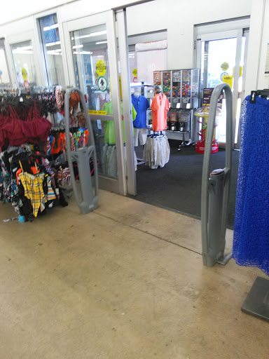 Discount Store «Fallas Paredes Discount Stores», reviews and photos, 26 E Baseline Rd #110, Phoenix, AZ 85040, USA