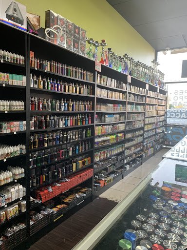 Tobacco Shop «The House of Vape and Smoke», reviews and photos, 944 W 6th St #114, Corona, CA 92882, USA