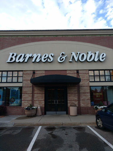 Barnes & Noble, 7020 Valley Creek Rd, Woodbury, MN 55125, USA, 