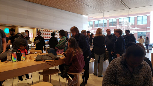 Computer Store «Apple Southlake Town Square», reviews and photos, 260 Grand Ave, Southlake, TX 76092, USA