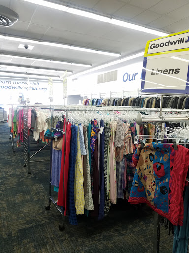 Thrift Store «Goodwill Colonial Heights Retail Store», reviews and photos