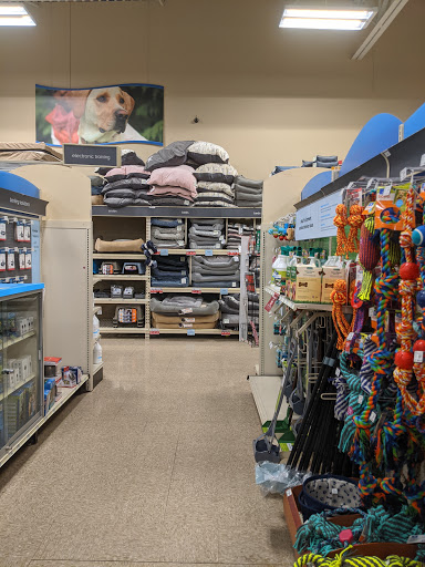 Pet Supply Store «PetSmart», reviews and photos, 144 Retail Commons Pkwy, Martinsburg, WV 25403, USA