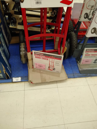 Hardware Store «Harbor Freight Tools», reviews and photos, 6272 Pearl Rd, Parma Heights, OH 44130, USA