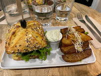 Hamburger du Restaurant végétalien Sweet Rawmance à Paris - n°18
