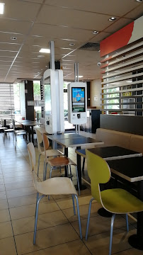 Atmosphère du Restauration rapide McDonald's à Saint-Jean-de-la-Ruelle - n°17