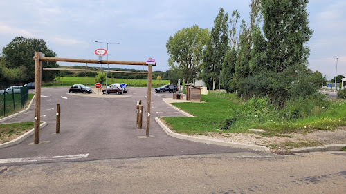 Borne de recharge de véhicules électriques SDEY Charging Station Sauvigny-le-Bois