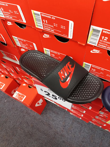 Shoe Store «Shoe Carnival», reviews and photos, 2945 Scottsville Rd, Bowling Green, KY 42104, USA