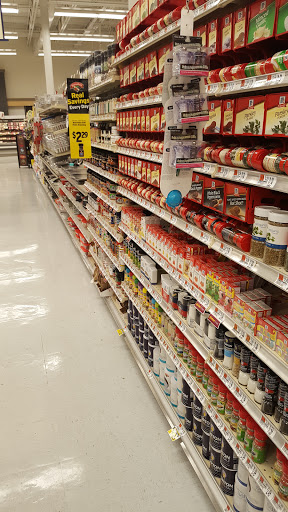 Grocery Store «Hannaford Supermarket», reviews and photos, 55 Meadow St, Clinton, NY 13323, USA