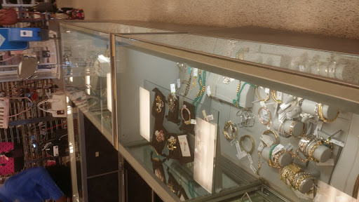 Clothing Store «Ross Dress for Less», reviews and photos, 8090 Mall Pkwy, Lithonia, GA 30038, USA