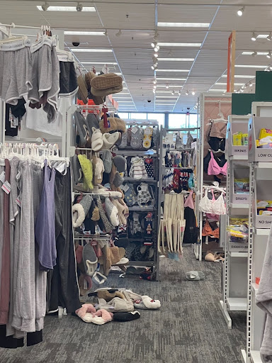 Department Store «Target», reviews and photos, 620 George Washington Hwy, Lincoln, RI 02865, USA