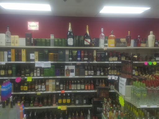 Liquor Store «Royal Liquor & Wine», reviews and photos, 1015 N Randall Rd, Elgin, IL 60123, USA