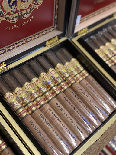 Cigar Shop «Three Js Cigar Davie», reviews and photos, 8250 Griffin Rd, Davie, FL 33328, USA