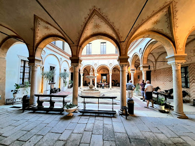 Palazzo Guazzoni Zaccaria Corso Pietro Vacchelli, 60, 26100 Cremona CR, Italia