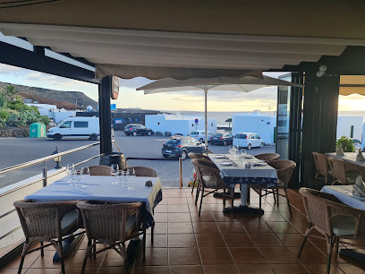 Casa Rafa Restaurante De Mar - Av. Marítima, 10, 35570 El Golfo, Las Palmas, Spain