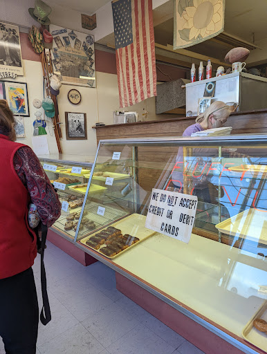 Donut Shop «Fluffy Fresh Donuts», reviews and photos, 5729 Johnson Dr, Shawnee Mission, KS 66202, USA