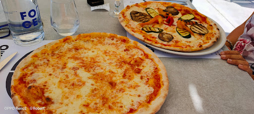 Ristorante La Foce - Beach Bar, Restaurant & Pizza in Toscolano Maderno, Provincia di Brescia