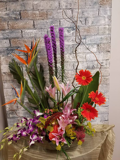 Florist «Sanford Flower Shop», reviews and photos, 209 E Commercial St, Sanford, FL 32771, USA