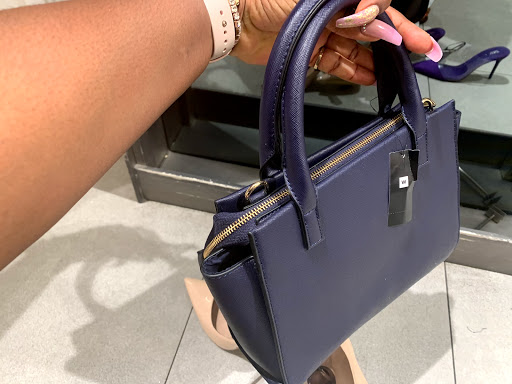 Stores to buy women's shoulder bag Johannesburg