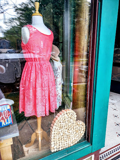 Hair Salon «Tromblay Salon», reviews and photos, 627 S Burdick St, Kalamazoo, MI 49007, USA