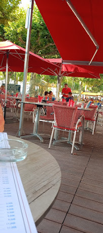Atmosphère du Restaurant La guinguette du port à Thonon-les-Bains - n°7
