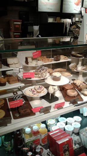 Shopping Mall «Potomac Mills», reviews and photos, 2700 Potomac Mills Cir, Woodbridge, VA 22192, USA