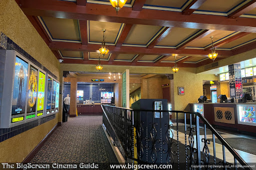 Movie Theater «York Theatre: Classic Cinemas», reviews and photos, 150 N York St, Elmhurst, IL 60126, USA