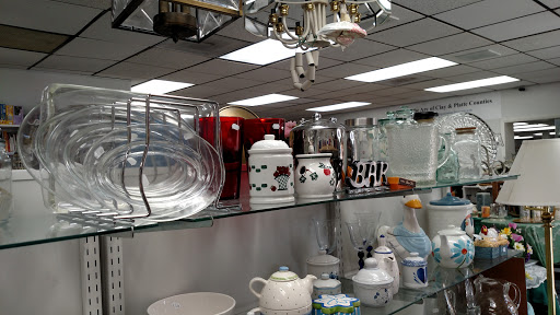 Thrift Store «Arc Thrift Store», reviews and photos, 7400 N Oak Trafficway, Gladstone, MO 64118, USA