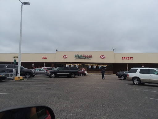 Grocery Store «Fresh Foods IGA», reviews and photos, 116 N Walnut St, Fairmont, NC 28340, USA