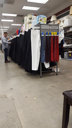 Thrift Store «Valley Thrift Store», reviews and photos, 13630 Victory Blvd, Van Nuys, CA 91401, USA