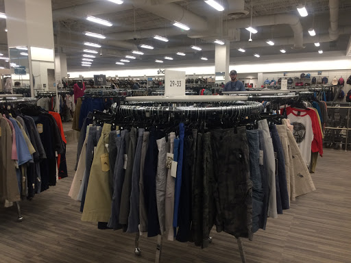 Department Store «Nordstrom Rack Shelbyville Road Plaza», reviews and photos, 4600 Shelbyville Rd, Louisville, KY 40207, USA