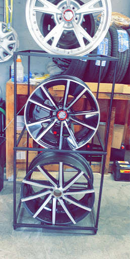 Tire Shop «Tire Discount», reviews and photos, 6970 Plank Rd, Baton Rouge, LA 70811, USA