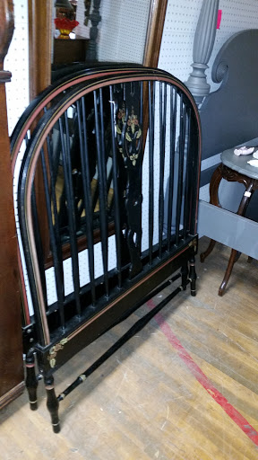 Antique Furniture Store «Useful Things Antiques & Collectibles Store», reviews and photos, 11 Crenshaw Ln, Coxs Creek, KY 40013, USA