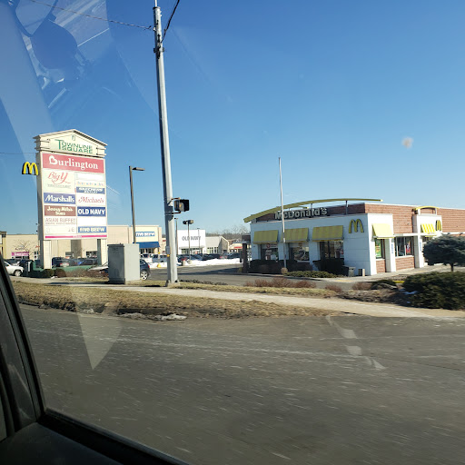 Shopping Mall «Townline Square Shopping Center», reviews and photos, 533 S Broad St, Meriden, CT 06450, USA