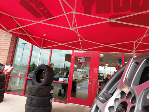 Tire Shop «Discount Tire», reviews and photos, 1470 Irving Park Rd, Hanover Park, IL 60133, USA