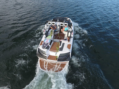 Wakebenders Boat Rental