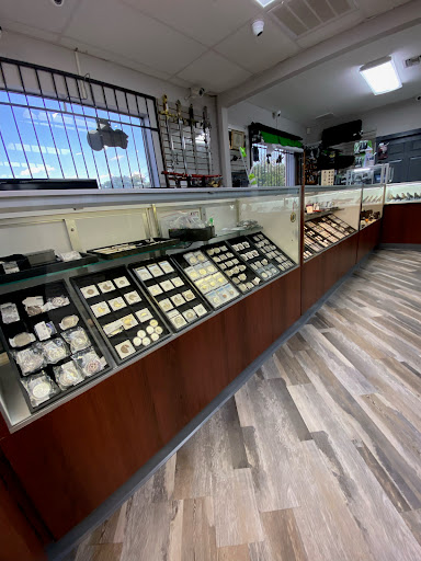 Pawn Shop «Pine Ridge Pawn & Jewelry», reviews and photos, 2033 Pine Ridge Rd #4, Naples, FL 34109, USA